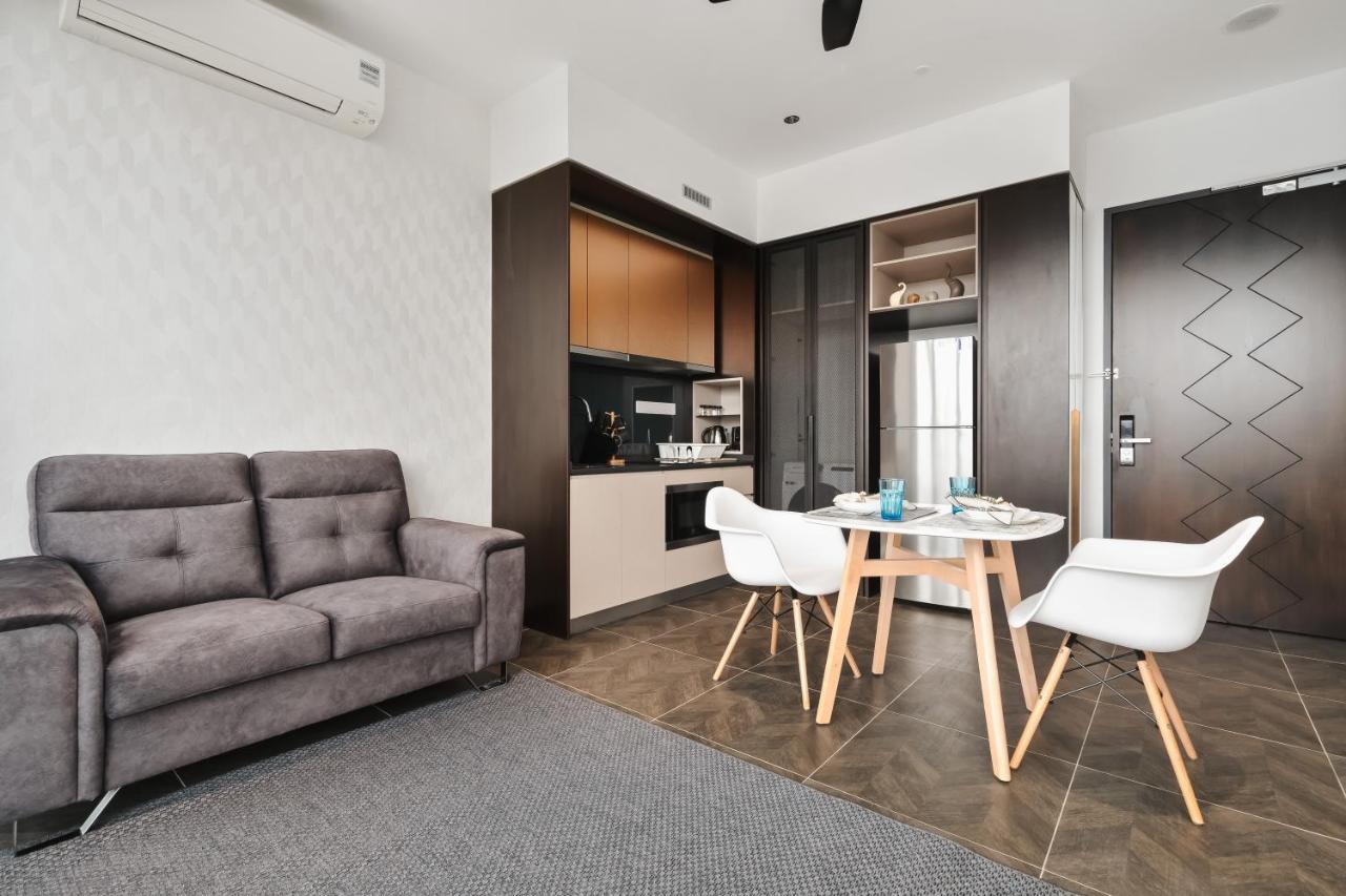 Scarletz Klcc Apartments By Soulasia กัวลาลัมเปอร์ ภายนอก รูปภาพ