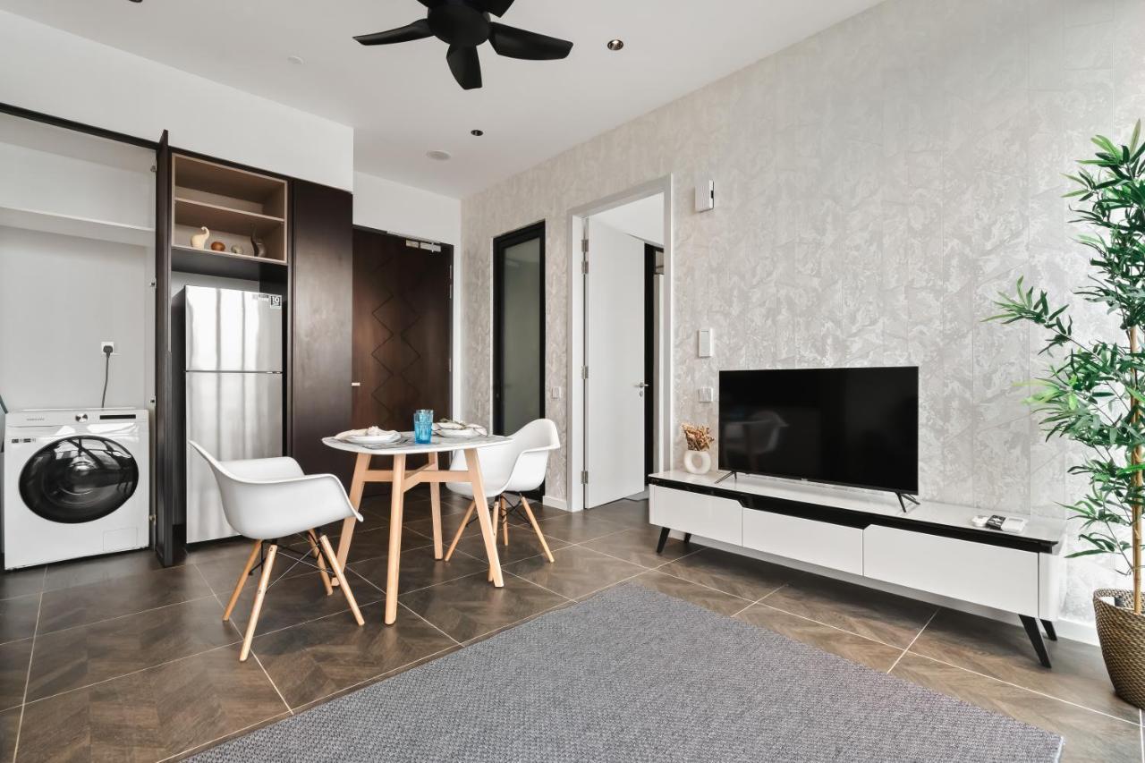 Scarletz Klcc Apartments By Soulasia กัวลาลัมเปอร์ ภายนอก รูปภาพ