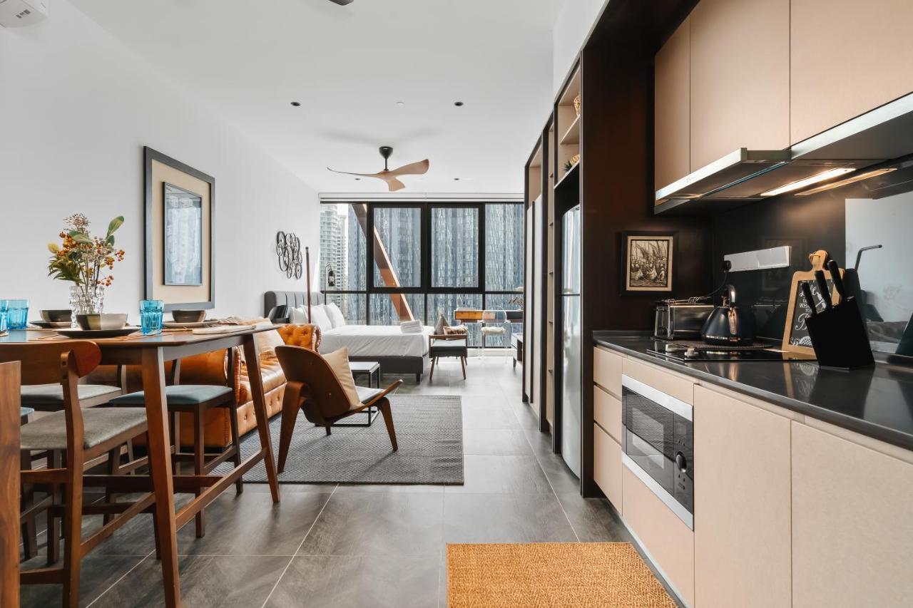Scarletz Klcc Apartments By Soulasia กัวลาลัมเปอร์ ภายนอก รูปภาพ