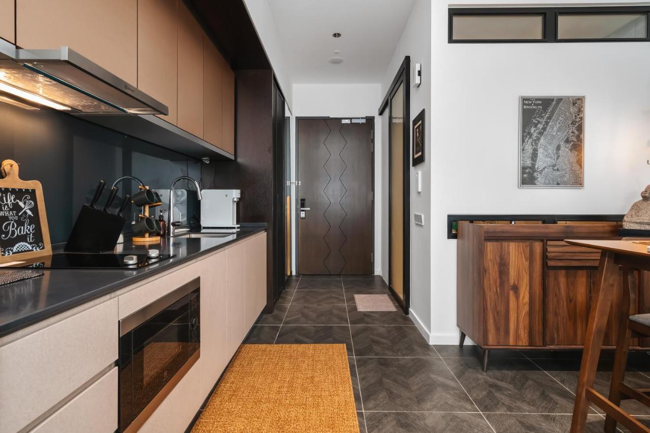 Scarletz Klcc Apartments By Soulasia กัวลาลัมเปอร์ ภายนอก รูปภาพ