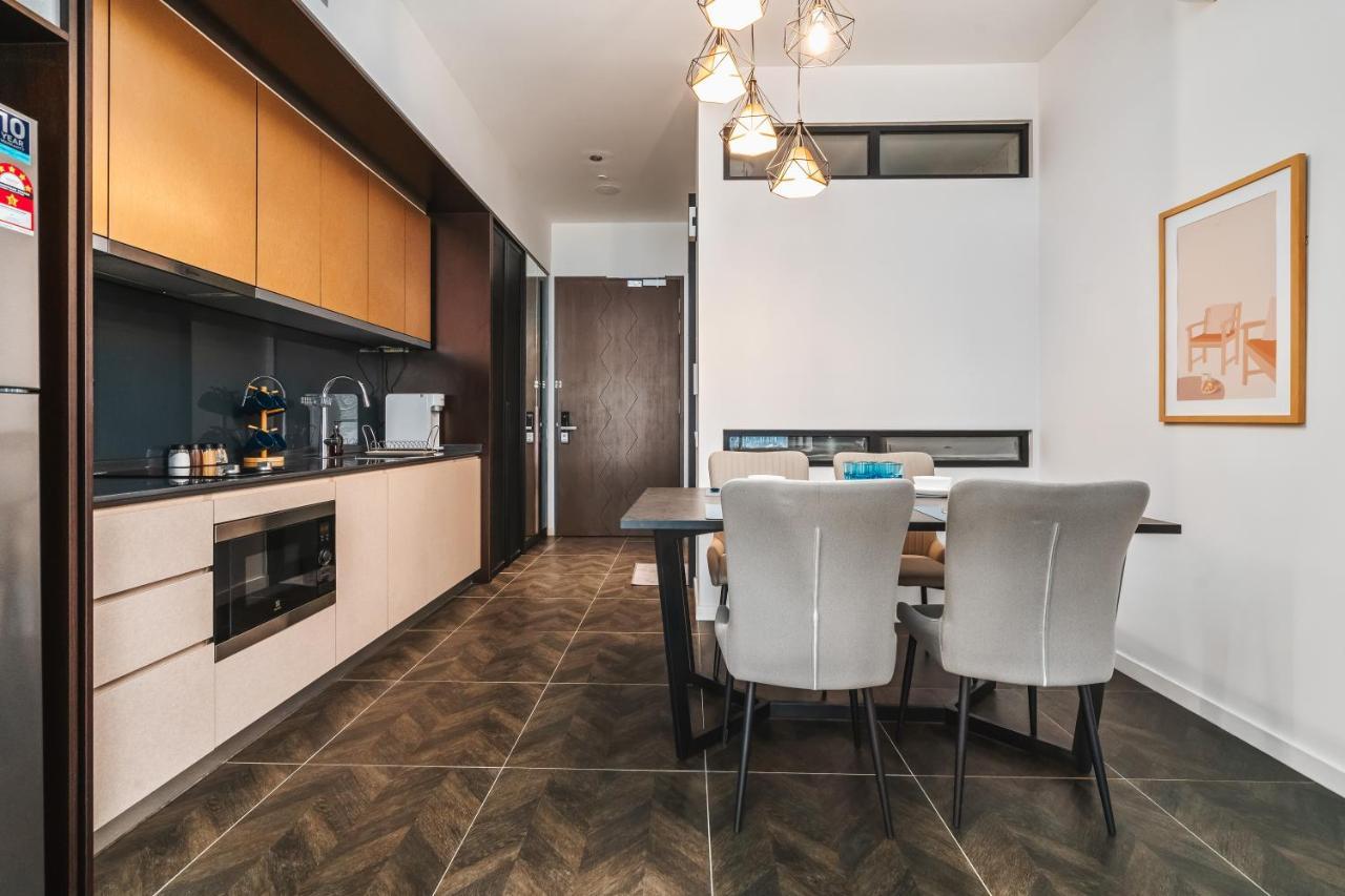 Scarletz Klcc Apartments By Soulasia กัวลาลัมเปอร์ ภายนอก รูปภาพ