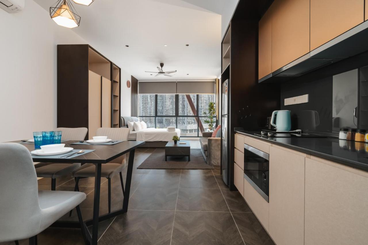 Scarletz Klcc Apartments By Soulasia กัวลาลัมเปอร์ ภายนอก รูปภาพ