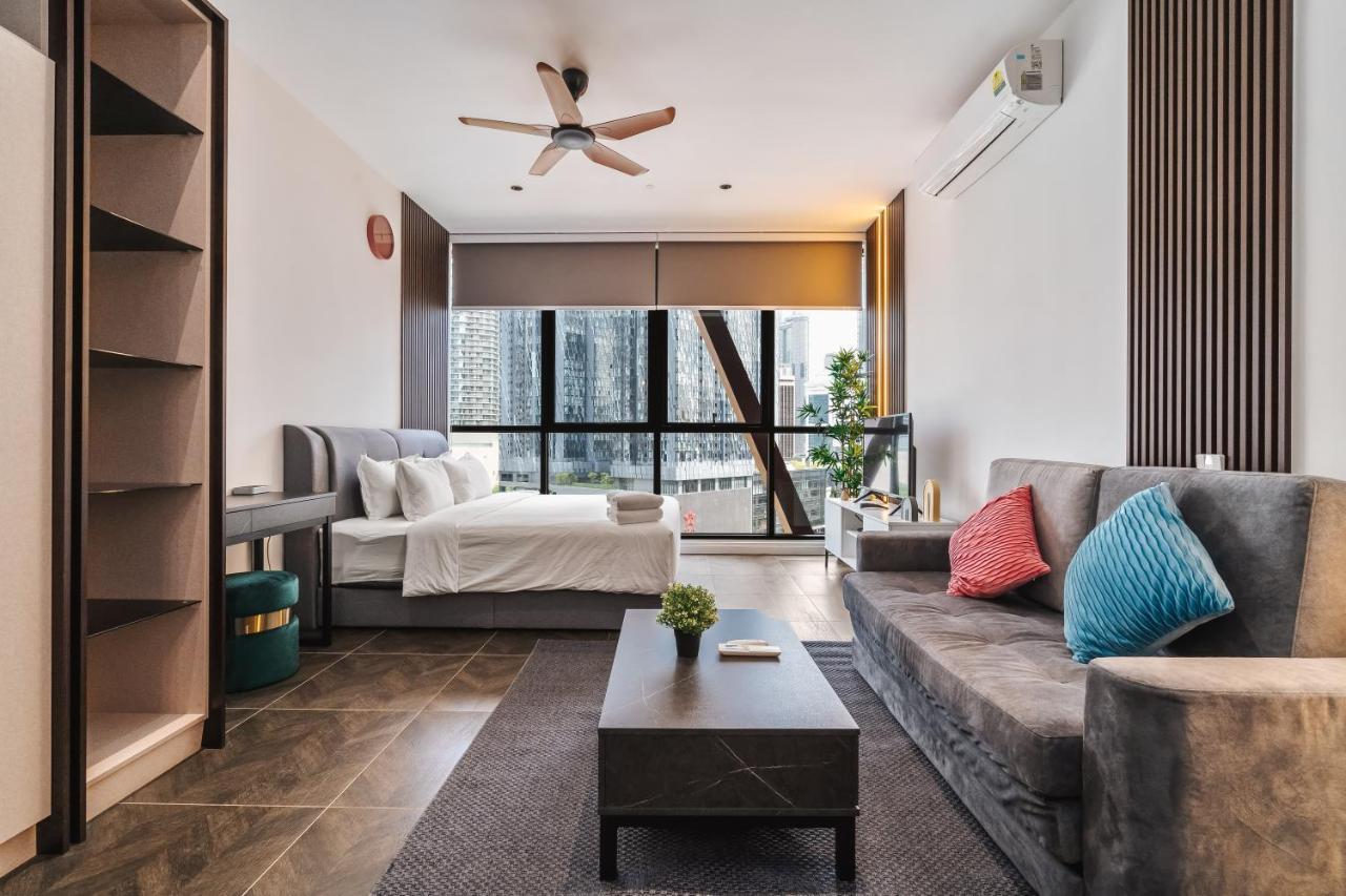 Scarletz Klcc Apartments By Soulasia กัวลาลัมเปอร์ ภายนอก รูปภาพ