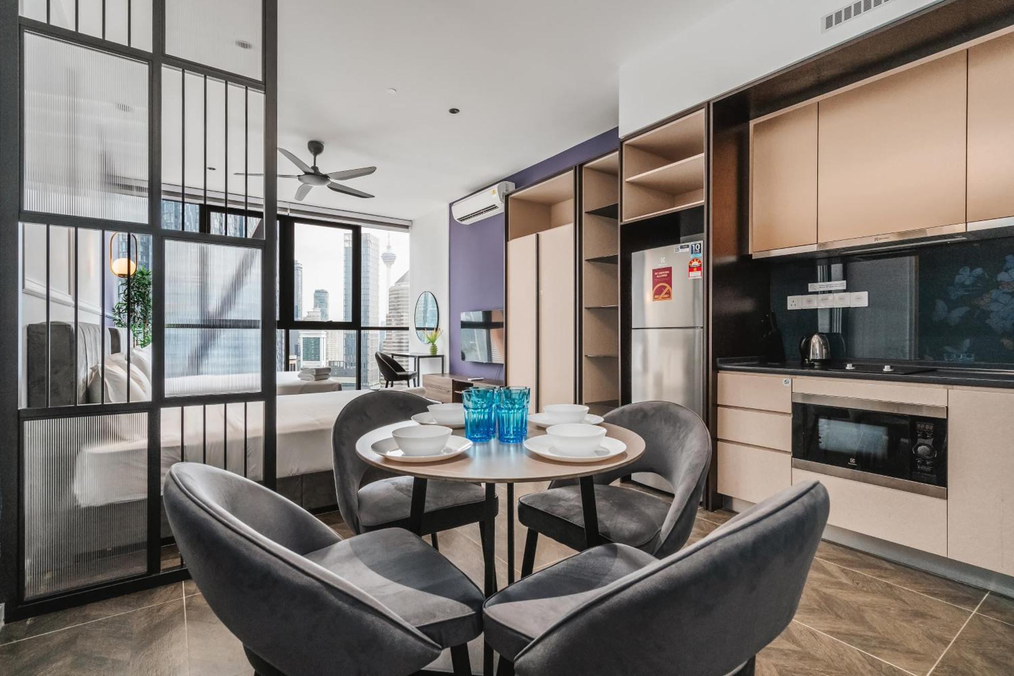 Scarletz Klcc Apartments By Soulasia กัวลาลัมเปอร์ ภายนอก รูปภาพ