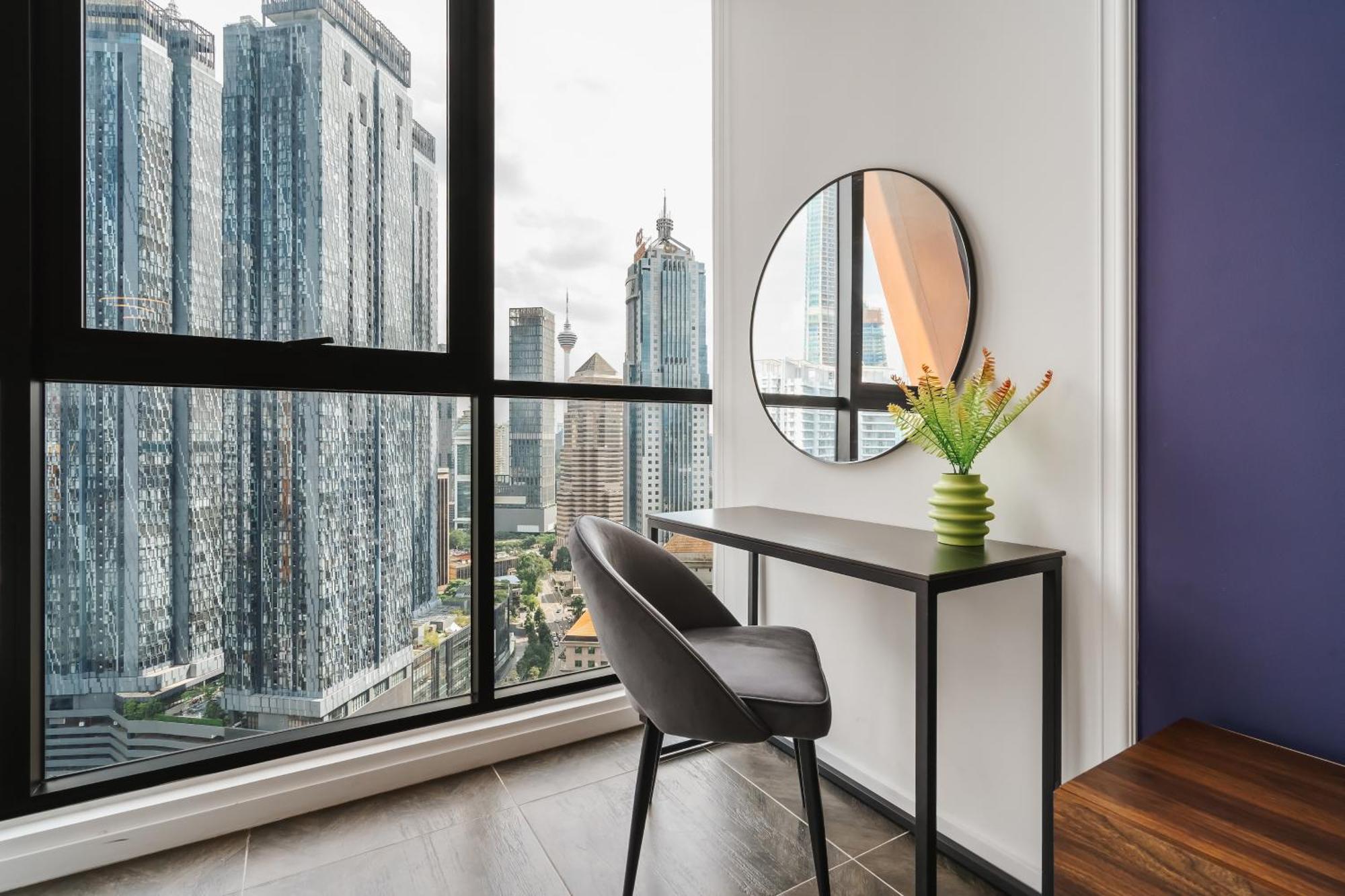 Scarletz Klcc Apartments By Soulasia กัวลาลัมเปอร์ ภายนอก รูปภาพ