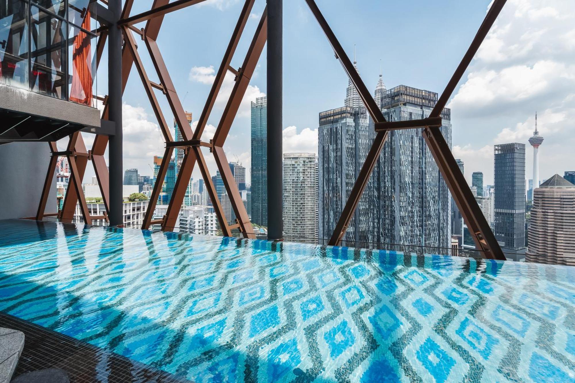 Scarletz Klcc Apartments By Soulasia กัวลาลัมเปอร์ ภายนอก รูปภาพ